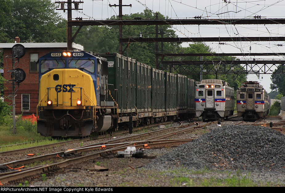 CSX SD70MAC #4542 on Q707-05